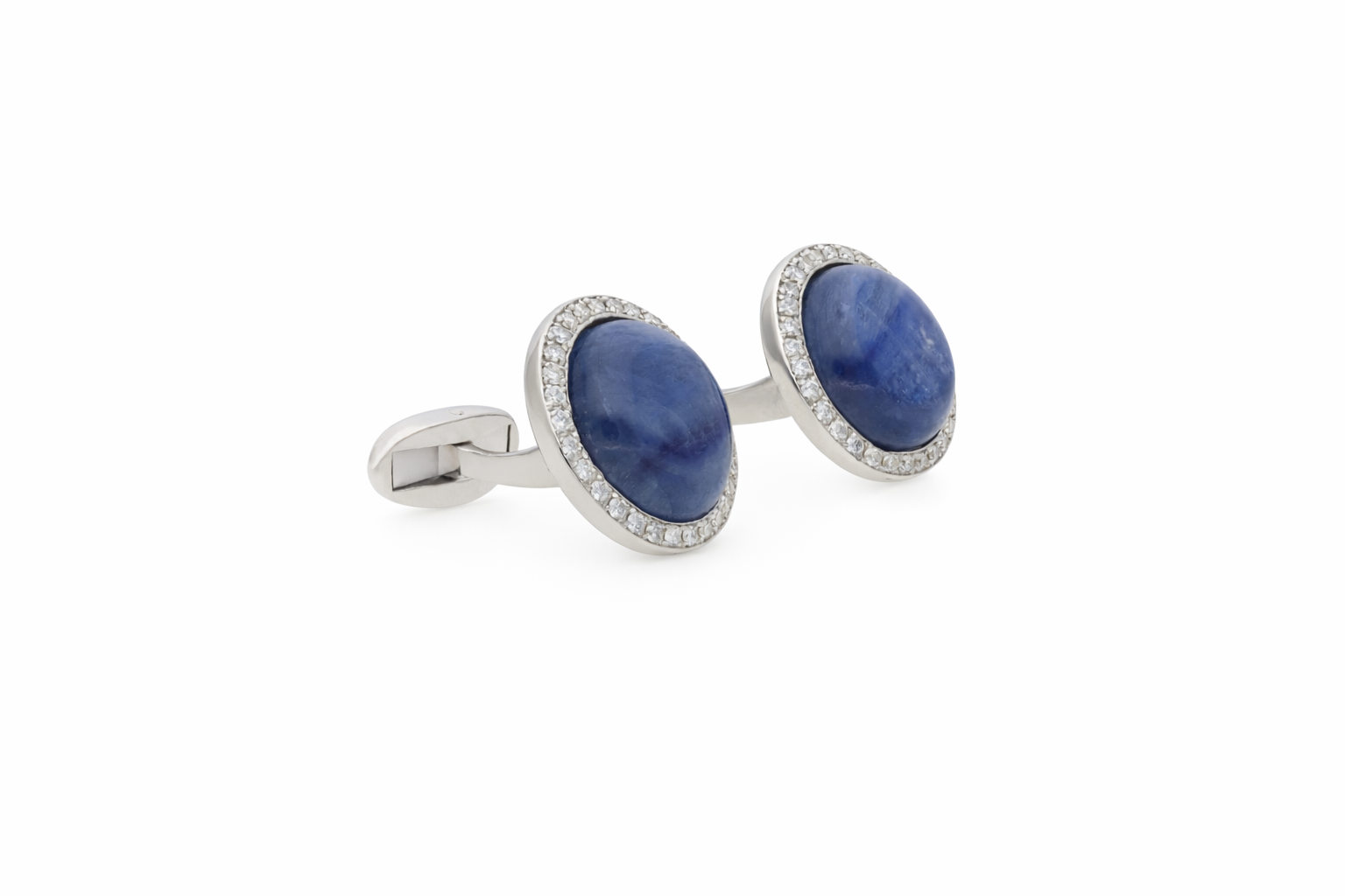 Round sixty diamonds with kyanite