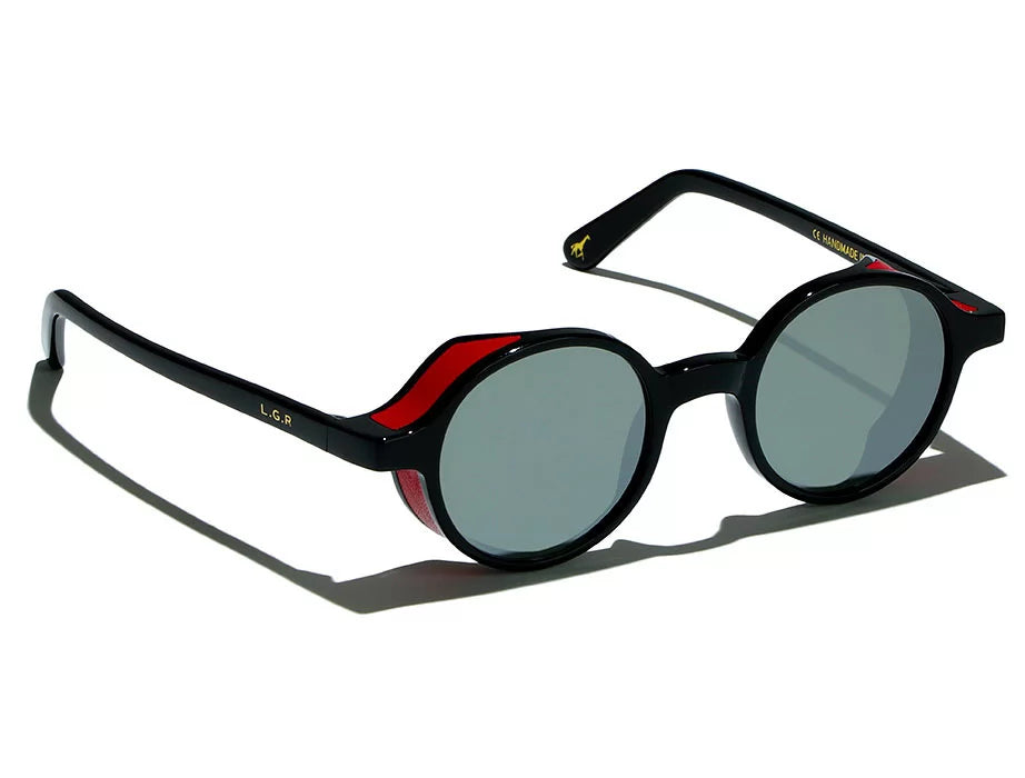 Reunion Explorer (Skin Black 01 / Red Leather // Flat Silver Mirror)