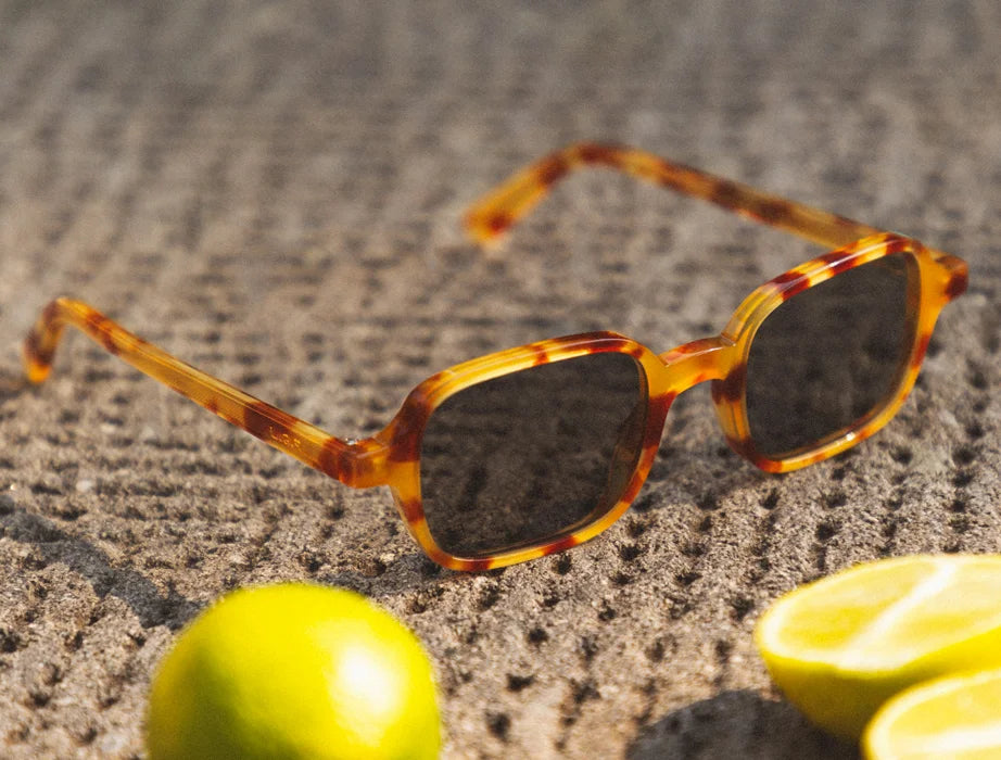 Marrakech (Havana Miele 52 // Light Blue Photochromic Base 2)